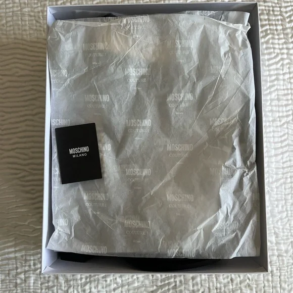 Authentic Moschino ankle boots - Picture 5 of 17